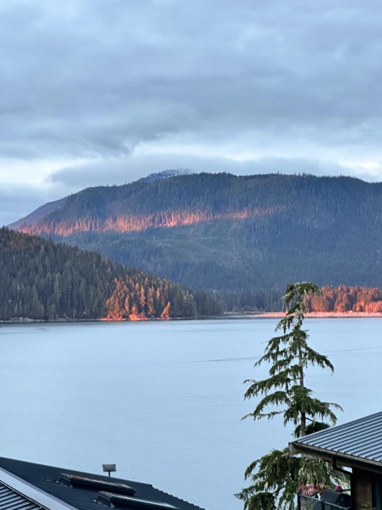 Bjorn Holm Villa Port Renfrew Exterior foto